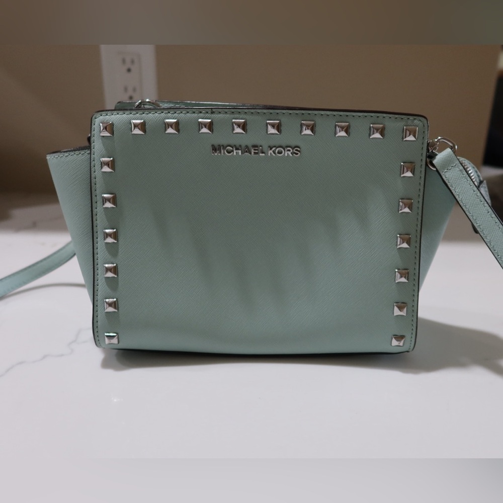 MK Selma Medium Crossbody